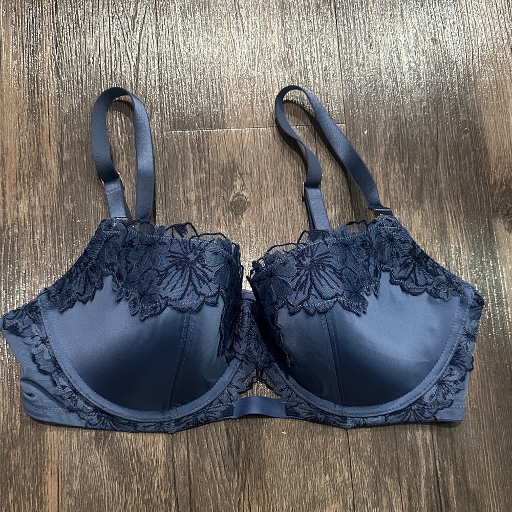 Aerie Elegant Blue Lace Underwire Bra